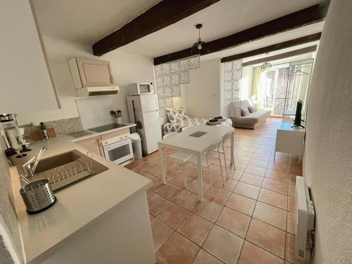 Cote Place Riez Extérieur photo
